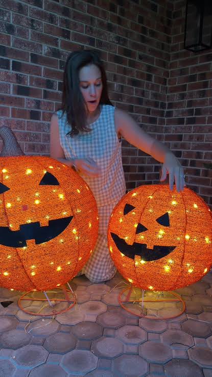 These pumpkins are such a cute fall & Halloween decor!! They sell out every year, so it's a good idea to grab them soon!🎃 #halloween #halloweendecor #jackolantern #falldecor #tiktokshopcreatorpicks