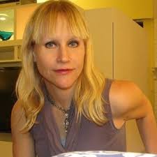 Kari Reinhardt's Instagram, Twitter & Facebook