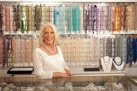 Suzanne Dines The Pearl Queen Stackry