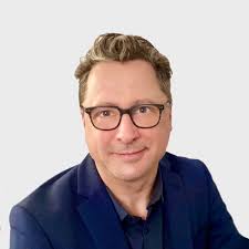 Douglas Drysdale's Instagram, Twitter & Facebook