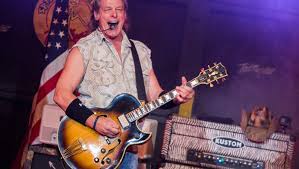 Nugent himself hails ted nugent as his best work, and with good reason. Anti Rassist Ted Nugent Verteidigt Sich Gegen Rassismus Vorwurf