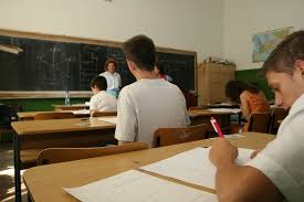 Şi de aceea este nevoie de o nouă lege a educaţiei. O NouÄ Lege DatÄ De Ministerul EducaÅ£iei Elevii Vor Sta Ore In Plus La ScoalÄ Wowbiz