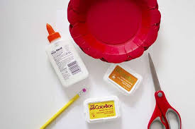 First we will draw a flower on our paper plate using a pencil. Paper Plate Fingerprint Flower Craft My Bored Toddler
