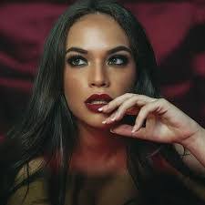 Brenda Baeza's Instagram, Twitter & Facebook