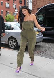 Kylie jenner is currently on vacation somewhere tropical because why not? Celebrity Street Style Summer 2018 Popsugar Fashion