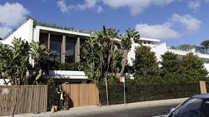 James packer family,lifestyle,luxurious house,networth,biography,private jets&cars. Arec 2019 How A Broken Toilet Seat Landed James Packer S 70m Property Deal Realestate Com Au