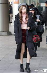 photos twice đồng loạt diện đồng phục ao ấm mua đong len đường đến nhật 韓国スタイル ファッション 空港ファッション