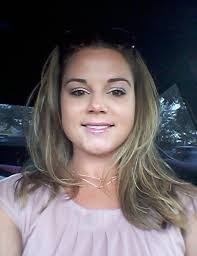 Amanda Bromwell's Instagram, Twitter & Facebook