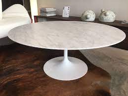 table ronde basse knoll design saarinen plateau marbre arabescato blanc veine gris vernis satine dimensions o91 x 39 ht prix 2 400 wishlist en 2019