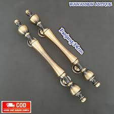 10cm untuk pembelian item ini,agan menerima 1 set / sepasang / 2pcs tarikan pintu kuningan antik gby 15 silahkan klik tombol beli untuk bertransaksi atau silahkan hubungi kami di kontak yang yang ada jika ada yang ingin ditanyakan. Beli Handle Pintu Rumah Pagar Kuningan Antik Murah Motif Dahlia Antik Seetracker Indonesia