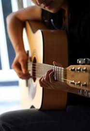 Haruskah ku benamkan diri meratapi am tenggelam sesali yang terjadi c tersiksa bersama hampa asa ohh,.,. Chord Lagu Berbeza Kasta Yang Viral Di Tiktok Kumparan Com