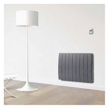 Il est très bien adapté aux foyers qui ont un rythme de vie régulier. Bayo Radiateur Inertie A Fluide Caloporteur Lvi