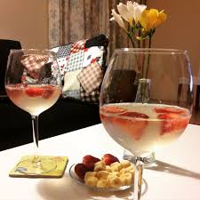 Strawberry Martini Martini Bianco Con La Fragola Mamma Mia Food Eat Alcoholic Drinks