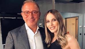 Hande sarıoğlu türkiye'nin en ünlü isimlerinden biridir. Fatih Altayli Canli Yayini Terk Etti Hande Sarioglu Ile Tartisma