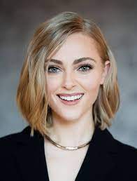 Leighton was a blonde when she came in to read, but blake was the blonde, so we asked her to color her hair, he said. Hd Wallpaper Annasophia Robb Women Actress Blonde Blue Eyes Short Hair Wallpaper Flare