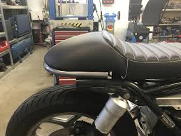 My work being slower in the winther, i suggested to build it in my basement shop. Sitzbank Cafe Racer Rund Bmw K75 K100 K1100 Motparts Ch