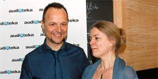 Bývalý, zakládající člen kapely chinaski, herec a moderátor petr rajchert je tátou. Petr Rajchert Nebudme Z Deti Tolik Uvareni Maminka Cz