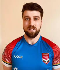 Alex Paynter's Instagram, Twitter & Facebook