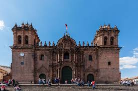 Autor y diplomático mexicano, carlos fuentes fue uno de los grandes escritores hispanoamericanos del siglo xx, siendo conocido especialmente por su maestría de la novela y del ensayo, donde analizó con gran acierto la literatura en español. Catedral Del Cuzco Wikipedia La Enciclopedia Libre