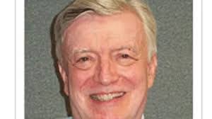 Elizabeth Bussmann's Instagram, Twitter & Facebook