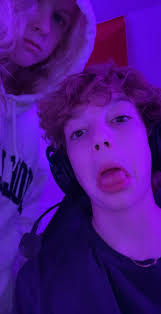 avery dobson (@averyydobson)