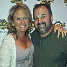 Most noteworthy, it is known that he is also in a good relationship with diane's daughter named paige. Pin On American Pickers