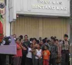 Maybe you would like to learn more about one of these? Polisi Masih Buru Otak Perampokan Emas Di Semarang