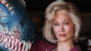 Shannon Dooley stars in Trevor Ashley's The Lyin Queen