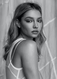 ☆ʀᴀʏ☆ Madelyn Cline's PR agent (@MadelynxCline)