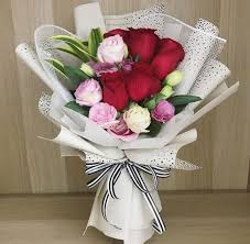 Oceana Florists Your Local Full Service Florist Delivers Locally World Wide Flowers Bouquet Gift Birthday Flowers Bouquet Flower Arrangements Simple