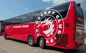 Ligové soutěže s hc oceláři třinec. Dopravacz Hc Ocelari Trinec Trinecke Hokejisty Vozi Unikatn