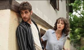 Balkan Ninnisi 3. bölüm özet. Makedon ve Türk aileler konakta bir süre  beraber yaşayacak