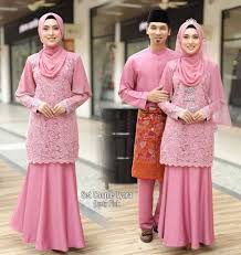 Pakaian adat melayu riau pakaian resmi untuk laki laki adalah baju kurung cekak musang lengkap dengan kopiah kain samping yang terbuat dari kain tenun siak. New Arrival Arafiatul Baju Kurung Peplum Dress Jubah Facebook