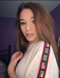 Furthermore, sponsorships and promotions earn her a good amount of money too. Pin By Saraabdelkarim On Zoe Laverne Zoe And Cody Zoe