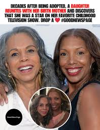 Lisa Wright reunited with her birth mother after 50 years and discovered  she was actress Lynne Moody. Shockingly, Moody starred in Wright's favorite  childhood show, That's My Mama. Their emotional reunion proves