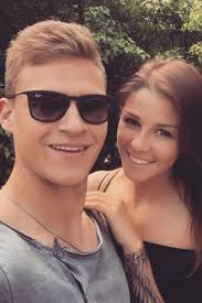 Seit 10 jahren bin ich deutschlehrerin und ich freue mich sehr, in ste. Joshua Kimmich Lina Meyer Wer Ist Die Hubsche Spielerfrau An Der Seite Des Shooting Stars Gala De