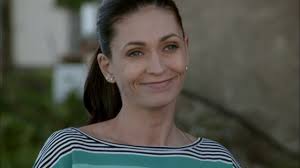 Première saison centrée autour de caroline et de l'affaire evans.le casting est pas mal bien que nadège lacroix ne fait absolument pas l'âge de son personnage ce qui est assez gênant en soi. Sous Le Soleil De Saint Tropez Episode 3 Destins Croises Youtube
