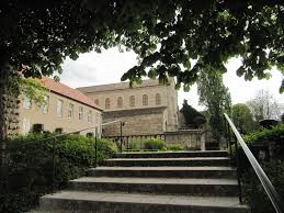 Des familles qui trustent aussi les premières places des classements des plus gros patrimoines du pays. Saint Pierre Aux Nonnains Plus Vieille Eglise De France Les Detours D Anne Sophie