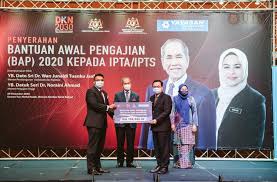 Permohonan jawatan kosong bank kerjasama rakyat malaysia berhad. Yayasan Bank Rakyat Sumbang Rm1000 Kepada 100 Pelajar B40 Utm Utm Newshub