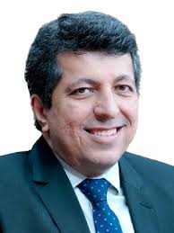 Perfil Biográfico de Alessandro Moreira