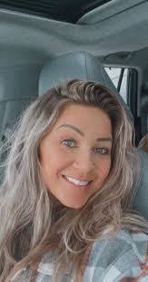 Mandi Harrison's Instagram, Twitter & Facebook