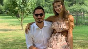 Cathy Hummels Susse Verkundung Unsere Familie Wird Immer Grosser Cathy Hummels Baby News Und Kleine Prinzessin