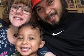 Ruth Holzapfel's Instagram, Twitter & Facebook