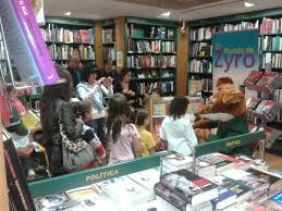 Casa en venta en gijón oportunidad única, excepcion. Stilton Firmando Sus Libros En Casa Del Libro Gijon Bien Actividades Infantiles Actividades Libros