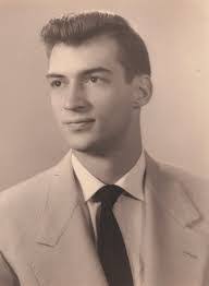 Robert Holthaus's Instagram, Twitter & Facebook