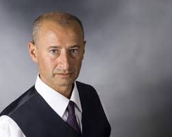 Entrevista al escritor James Nava.