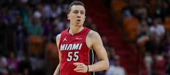 Duncan Robinson solid from long range Sunday against 76ers