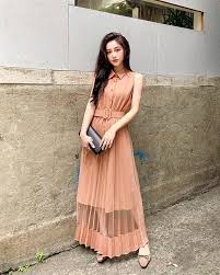 yuyu di instagram 第二次來吃update 真心喜歡 決定週末再來一次 今天穿這樣當個小仙女 自己說 洋裝 vivaking co 鞋 houkorea fashion maxi dress style