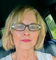 Carolyn Teal's Instagram, Twitter & Facebook