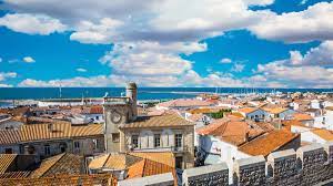 Capitale de la camargue, elle est également un lieu de pèlerinage et une station balnéaire de provence. Klimatabelle Saintes Maries De La Mer Wassertemperatur Beste Reisezeit Wetter